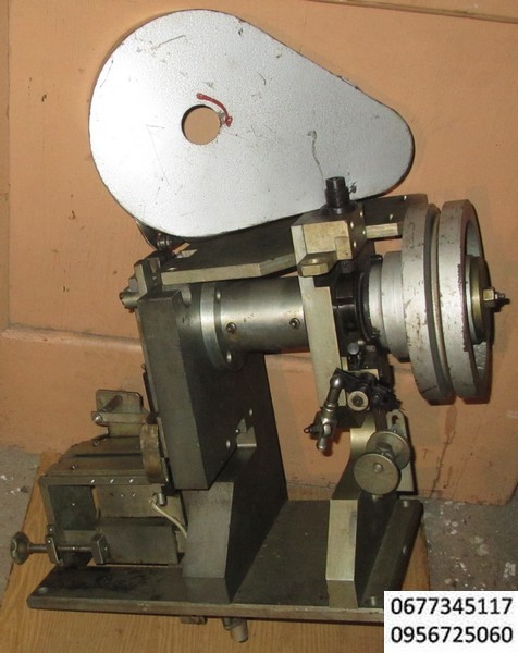 пресс настольный 90 кг с кривошипно-шатунным механизмом действия и электрическим питанием 